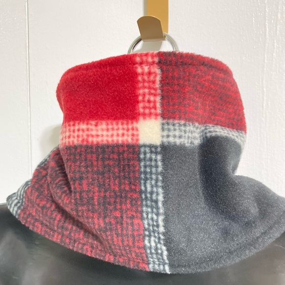 Neck Warmer Winter Scarf Cowl With Buttons Soft Fleece Checkered Red White Black - Picture 4 of 7